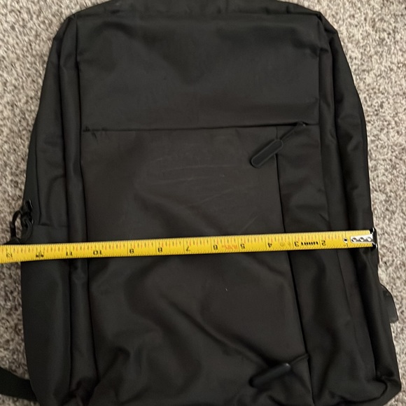 Black backpack - Picture 5 of 7